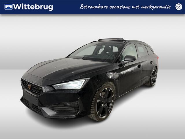 Cupra Leon Sportstourer 1.4 e-Hybrid VZ Performance / AUTOMAAT/ 245PK/ PANO/ MEMORY SEAT/ STUUR+STOELVERWARM./ KEYLESS/ PARK.SENSOR.V+A/ CAMERA/ ELEK.KLEP/ DODEHOEK/ ACC/ FULL LINK/ RIJ-MODI/ NAVI/ DAB/ CLIMA/ LED/ ISOFIX