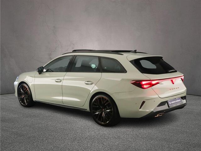 Cupra Leon Sportstourer VZ Performance 1.5 TSI eHybrid 272pk DSG Automaat Panoramadak, LED matrix koplampen, Sennheiser audio, Adaptive cruise control, Lederen bekleding