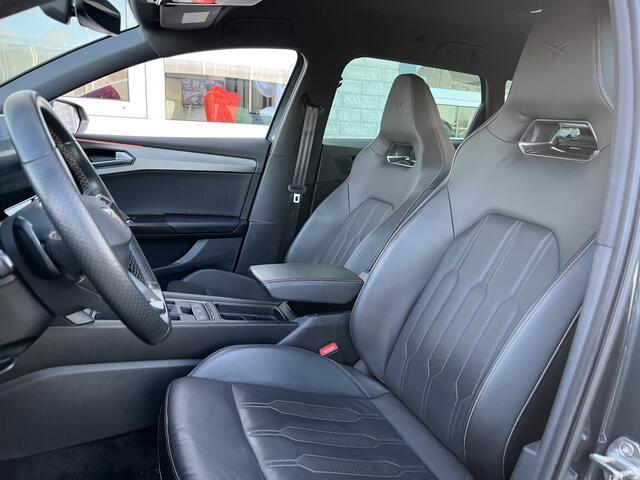 Cupra Leon Sportstourer 1.4 e-Hybrid Black Edition / AUTOMAAT/ LEER/ TREKHAAK/ ACC/ PARK.SENSOR.V+A/ CAMERA/ STUUR+STOELVERWARM./ MEMORY SEAT/ KEYLESS/ VIRTUAL COCKPIT/ RIJ-MODI/ SFEERVERLICHTING/ DAB/ NAVI/ CLIMA/ LED