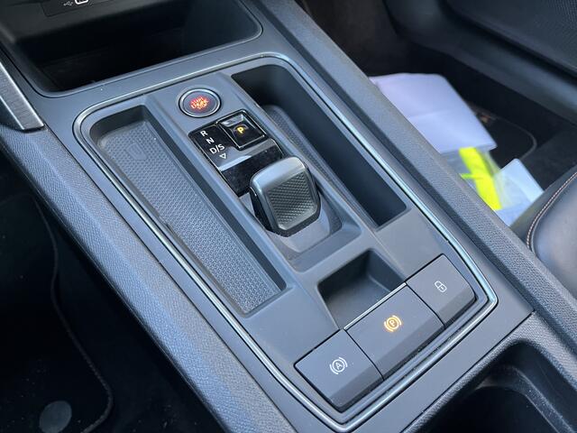 Cupra Leon Sportstourer 1.4 e-Hybrid Black Edition / AUTOMAAT/ LEER/ TREKHAAK/ ACC/ PARK.SENSOR.V+A/ CAMERA/ STUUR+STOELVERWARM./ MEMORY SEAT/ KEYLESS/ VIRTUAL COCKPIT/ RIJ-MODI/ SFEERVERLICHTING/ DAB/ NAVI/ CLIMA/ LED