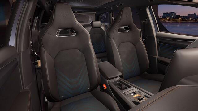 Cupra Leon Sportstourer 1.5 TSI e-Hybrid 204 6DSG Business | Achteruitrijcamera | Digitaal instrumentenpaneel (Virtual Cockpit) | Draadloze Apple CarPlay(TM), Android Auto(TM)