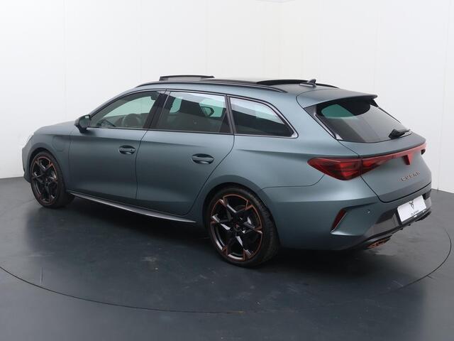 Cupra Leon Sportstourer 1.5 TSI e-Hybrid VZ Extreme | 272 PK | Panoramadak | Sennheiser audio | Matrix LED koplampen | Navigatiesysteem | Adaptive cruise control |