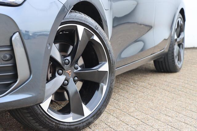 Cupra Leon Sportstourer 1.4 eHybrid 204pk DSG6 | Stoel- en Stuurverwarming | Trekhaak | Adaptive