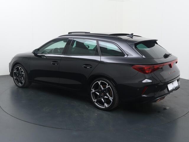 Cupra Leon Sportstourer 1.5 TSI e-Hybrid VZ Performance | 272 PK | SoH 100% | Panoramadak | Lederen kuipstoelen | Dodehoek detectie | Adaptive cruise control | Navigatiesysteem |