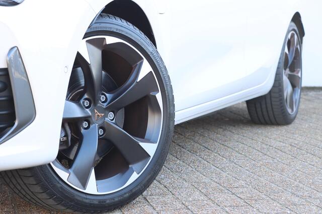 Cupra Leon Sportstourer 1.4 eHybrid Performance 204pk DSG6 | Stoel- en Stuurverwarming | Adaptive | Carplay