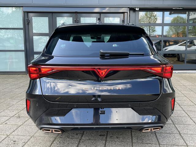 Cupra Leon Sportstourer 1.5 TSI e-Hybrid Business Panoramadak - Sennheiser - Dodehoeksensor
