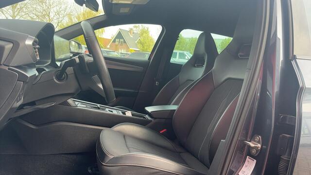 Cupra Leon Sportstourer 1.4 e-Hybrid VZ Business SOH 95% / SFEER / FULL LED / KEYLESS / STOELVERW / STUURVERW / TREKHAAK / CAMERA