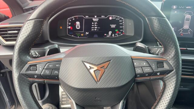 Cupra Leon Sportstourer 1.4 e-Hybrid VZ Business SOH 95% / SFEER / FULL LED / KEYLESS / STOELVERW / STUURVERW / TREKHAAK / CAMERA