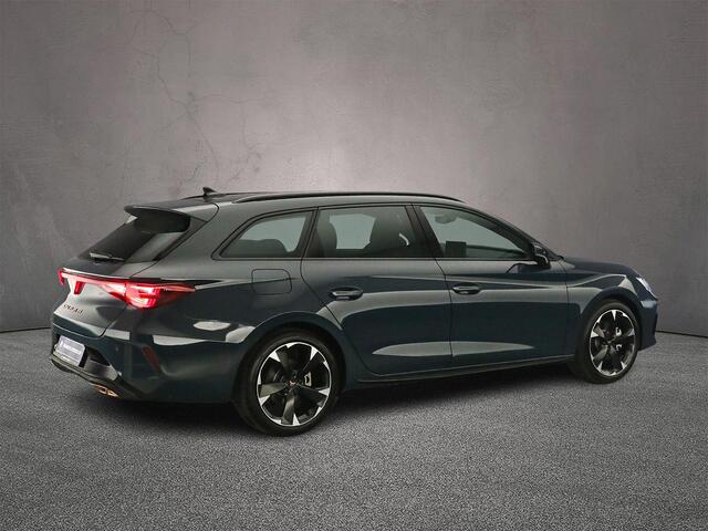 Cupra Leon Sportstourer Essential 1.5 TSI eHybrid 204pk DSG Automaat Adaptive cruise control, Elektrische achterklep, Parkeersensoren, Stuurwiel verwarmd, LED koplampen