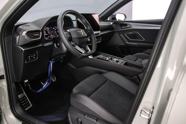 Cupra Leon Sportstourer VZ Performance 1.5 TSI eHybrid 272pk DSG Automaat Trekhaak, Adaptive cruise control, Sennheiser audio, Achteruitrijcamera, LED koplampen, Elektrische achterklep