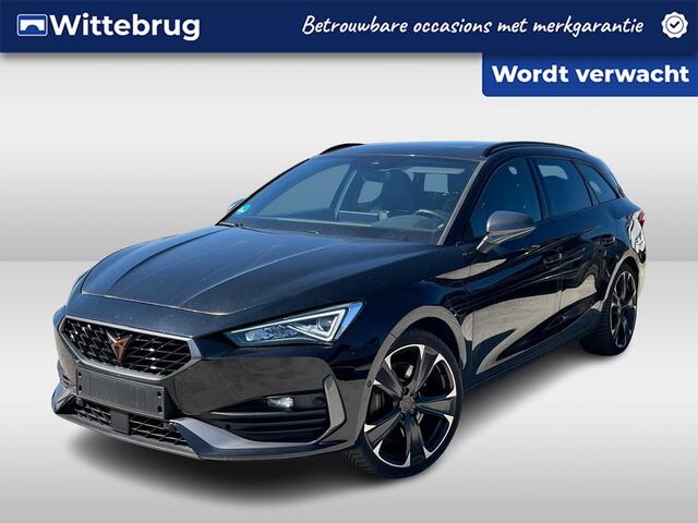 Cupra Leon Sportstourer 1.4 e-Hybrid 245pk Performance Supersport DSG Automaat Panoramadak / 19"LM velgen / Memorystoel / Supersport / Navigatie / Camera