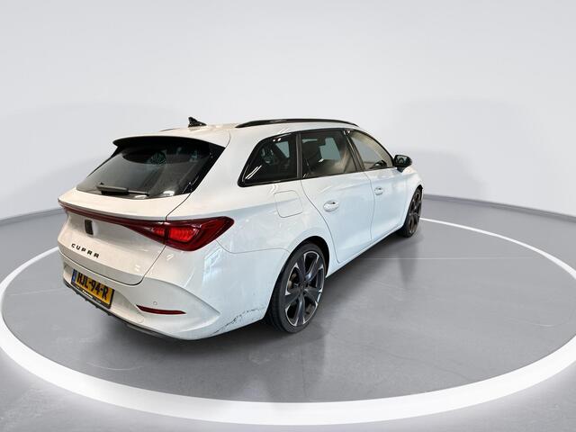 Cupra Leon Sportstourer 1.4 e-Hybrid 245pk DSG VZ Business · SOH 95% · Stuur- & Stoelverwarming · Keyless · Sfeerverlichting · Cruise Control · 19"Velgen ·