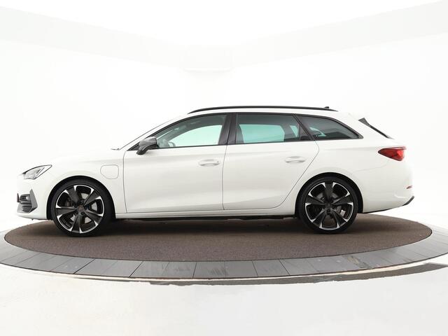 Cupra Leon Sportstourer 1.4 e-Hybrid 245pk DSG VZ Business · SOH 95% · Stuur- & Stoelverwarming · Keyless · Sfeerverlichting · Cruise Control · 19"Velgen ·