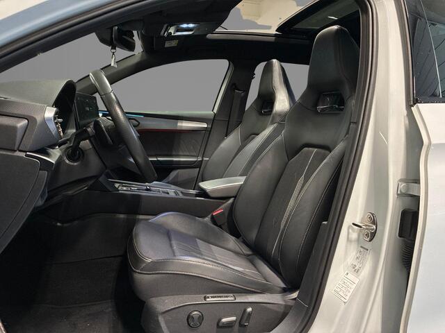 Cupra Leon Sportstourer 1.4 245pk DSG e-Hybrid VZ Adrenaline · Panoramadak · Camera · Keyless · Stuur- & Stoelverwarming · Parkeer assistent · Elek. Bestuurdersstoel + Geheugen ·