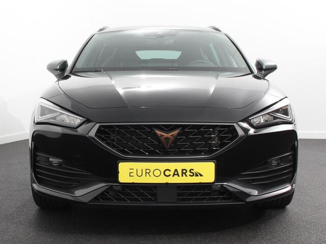 Cupra Leon Sportstourer 1.5 eTSI Business Edition High Navigatie Apple Carplay/Android Auto Navigatie Adaptieve Cruise Control Camera Trekhaak met afneembare kogel Parkeersensor achter Stuur- en stoelverwarming
