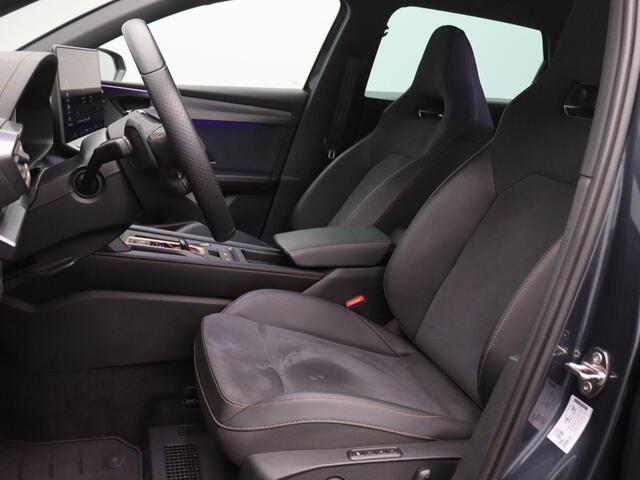 Cupra Leon Sportstourer 1.5 TSI e-Hybrid VZ Performance 272PK DSG Matrix-LED, Achteruitrijcamera, Sennheiser Audio, 19" LM Velgen, Stuur-Stoelverwarming, Adaptieve Cruise Control, Elektr. Verstelbare Voorstoel, Keyless, Elektr. Klep