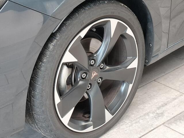 Cupra Leon Sportstourer 1.5 e-TSI 150pk Business | Stoel // stuurwiel verwarming | Adapt. Cruise | Elekt. achterklep | 1/2 leer | Fabrieksgarantie t/m 05-2029 |