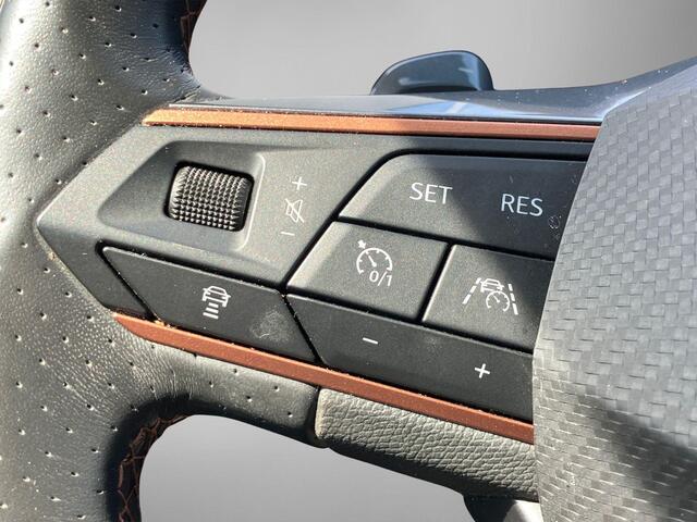 Cupra Leon Sportstourer 1.4e-Hybrid 245pk VZ Business · Panoramadak · Camera · Navigatie · Apple/Android Car Play · Trekhaak ·