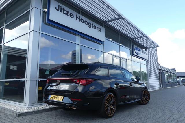 Cupra Leon Sportstourer 1.4 e-Hybrid VZ Performance PANO, MEMORY, WINTER PACK, ADAPT. CRUISE, CLIMA, NAVI, CAMERA, PDC V&A, APPLE CARPLAY/ANDROID AUTO, BLIS, KEYLESS, ELEKT. ACHTERKLEP, 56.911KM