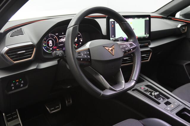 Cupra Leon Sportstourer 1.4 e-Hybrid 204 PK Business PHEV, Panoramadak, Camera, Winterpakket, Kuipstoelen