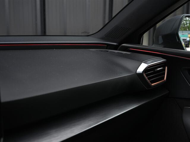 Cupra Leon Sportstourer 1.4 e-Hybrid 245 | Panoramadak | Camera | Stoelverwarming | Ambiance Interieur | Adaptive Cruise | Stuurverwarming | Keyless | Trekhaak |