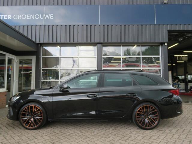 Cupra Leon Sportstourer 1.4 e-Hybrid 245pk COPPER ED. / 19 Inch / Sportstoelen / Startknop stuur / Elec. achterklep / BOVAG garantie