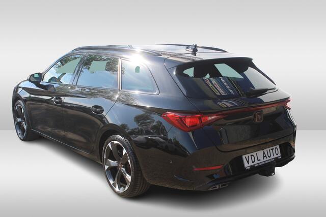 Cupra Leon Sportstourer 1.5 eTSI Business Edition Plus Elek. trekhaak l Stuur- en stoelverwarming l Achteruitrij camera l Apple carplay/Android auto
