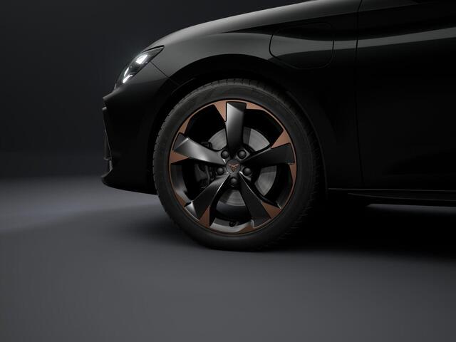Cupra Leon Sportstourer 1.5 TSI e-Hybrid Business 204 PK l Dynamic Design l Trekhaak l Sennheiser