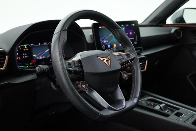 Cupra Leon Sportstourer 1.4 e-Hybrid VZ Copper Edition | Rijklaar!! | Pano | Sportstuur | Adapt. Cruise | Keyless | Camera | Stoel- Stuurverw. | Apple CarPlay | 19''
