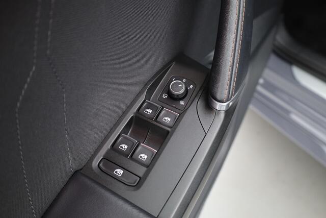 Cupra Leon Sportstourer 1.4 e-Hybrid VZ Copper Edition | Rijklaar!! | Pano | Sportstuur | Adapt. Cruise | Keyless | Camera | Stoel- Stuurverw. | Apple CarPlay | 19''