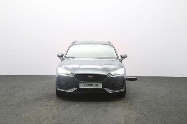 Cupra Leon Sportstourer 1.4 e-Hybrid 204 PK Business PHEV, Trekhaak, Carplay, Adap. Cruise Control, Winterpakket