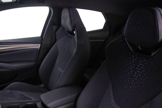 Cupra Raval Business First Edition 211pk Automaat Adaptive cruise control, Achteruitrijcamera, LED koplampen, Stuurwiel verwarmd, App connect, Parkeersensoren