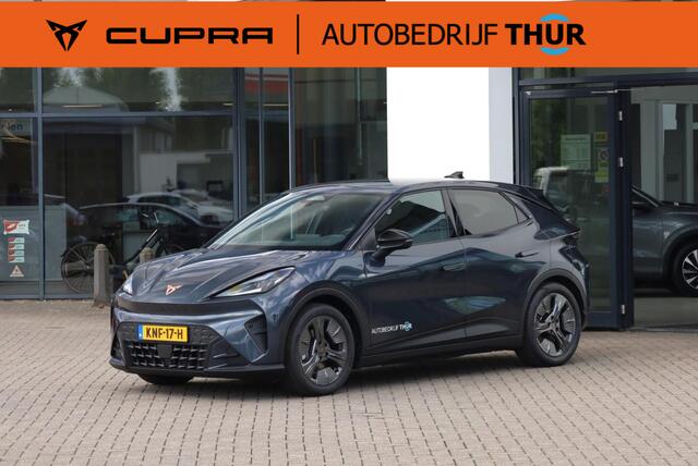 Cupra Raval Business First Edition 56 kWh 211PK / 155kW, Apple Carplay & Android Auto, automatisch grootlichtassistent, verwarmbare voorstoelen, verwarmbaar multifunctioneel lederen stuurwiel, achteruitrijcamera (Rear View), parkeersensoren voor en achter (PDC), elektrisch verstelbare bestuurdersstoel met geheugen, elektrisch verstel-, verwarm- en inklapbare buitenspiegels, rijprofielen (Driving Profiles), keyless go & entry, DAB+ etc.