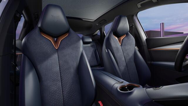 Cupra Tavascan 77kWh Elektromotor 340 1AT VZ Adrenaline | Digitaal instrumentenpaneel (Virtual Cockpit) | Head-up Display met 'Augmented Reality' | Multifunctioneel verwarmbaar stuurwiel met start- & CUPRA-knop