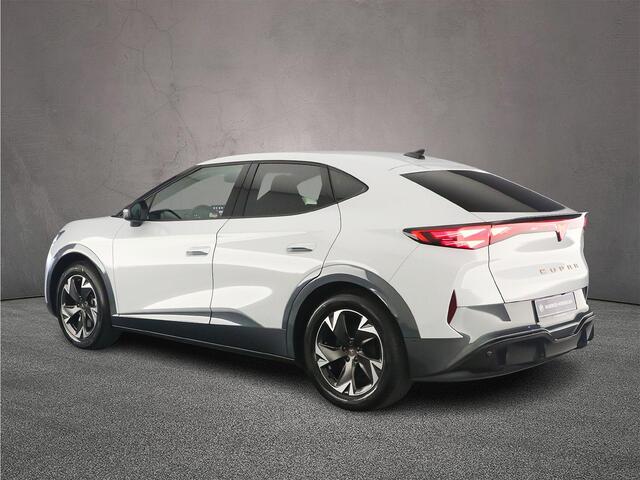 Cupra Tavascan Business 286pk Automaat Warmtepomp, Adaptive cruise control, Elektrische achterklep, Achteruitrijcamera, Navigatie, Stuurwiel verwarmd