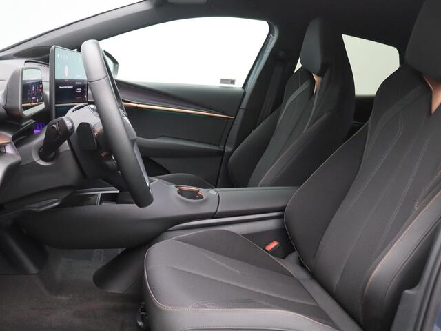 Cupra Tavascan Business 82 kWh 286PK Aut. Warmtepomp, Matrix-LED, Keyless, Achteruitrijcamera, Alarm, Virtual Pedal, Side Assist, Travel Assist, Stoel- en Stuurwielverwarming, 19" LM Velgen