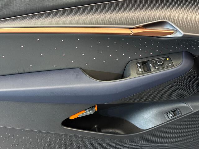 Cupra Tavascan Adrenaline 82 kWh 286pk Head-up display | Lichtmetalen velgen 21" | Panoramadak