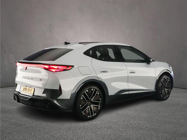 Cupra Tavascan VZ Extreme 340pk Automaat Adaptive cruise control, Panoramadak, 360 camera, Elektrische achterklep, Achteruitrijcamera, LED matrix koplampen, Stuurwiel verwarmd