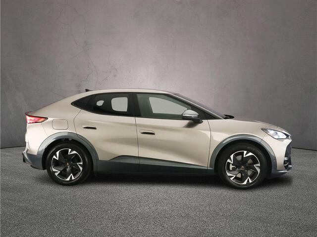 Cupra Tavascan Business 286pk Automaat Warmtepomp, Adaptive cruise control, Elektrische achterklep, LED koplampen, Navigatie, Achteruitrijcamera, Stoelverwarming