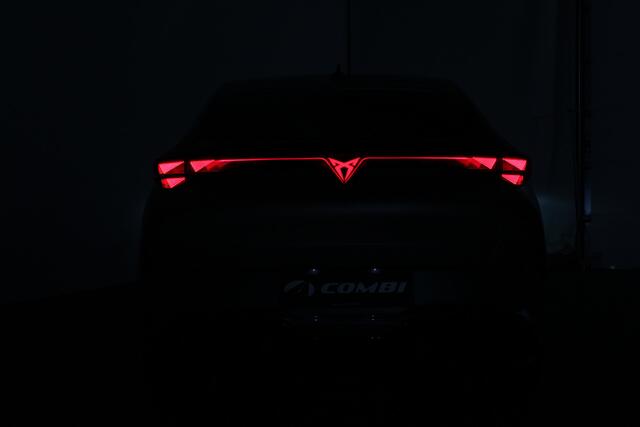 Cupra Tavascan Business 82 kWh > Warmtepomp/Matrix/Atacama Desert...