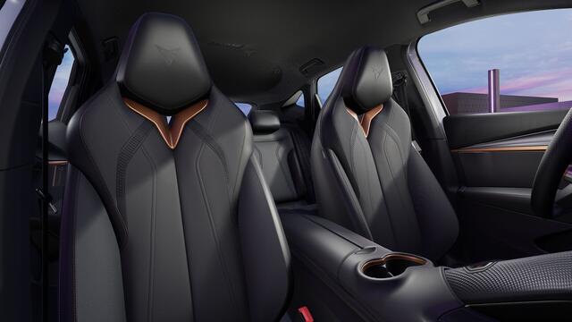 Cupra Tavascan 77kWh Elektromotor 286 1AT Essential | Achteruitrijcamera | Digitaal instrumentenpaneel (Virtual Cockpit) | Kinderzitbevestiging vóór en 2e zitrij (ISOFIX)