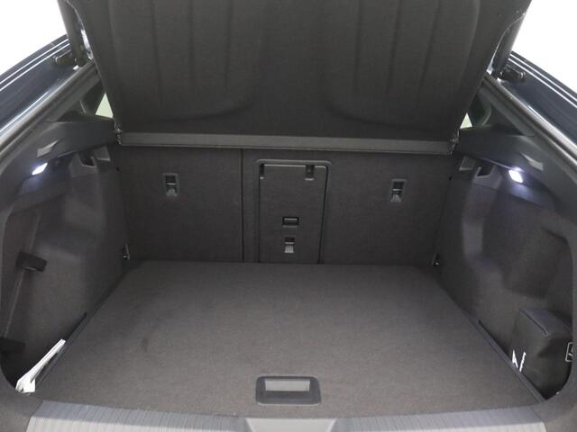 Cupra Tavascan Adrenaline 82 kWh Panorama dak, Head-up display, Warmtepomp, Stoelverwarming v+a, Dodehoek detectie, Trekhaakvoorbereiding, Matrix led, 21"Lmv
