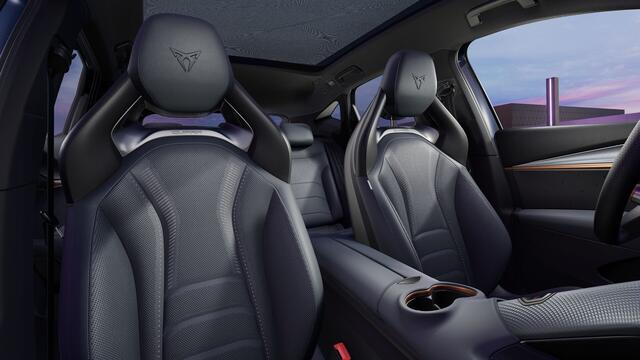 Cupra Tavascan 77kWh Elektromotor 340 1AT VZ Extreme | CUP-kuipstoelen vóór, Nappa leder Enceladus Grey | Digitaal instrumentenpaneel (Virtual Cockpit) | Head-up Display met 'Augmented Reality'