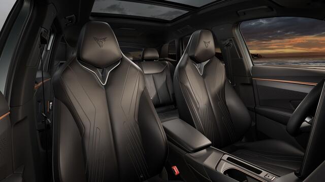 Cupra Terramar 1.5 TSI e-Hybrid 272 6DSG VZ America's CUP | 360 graden camera | Achteruitrijcamera | Draadloze Apple CarPlay(TM), Android Auto(TM)