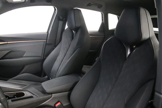 Cupra Terramar Business 1.5 TSI eHybrid 204pk DSG Automaat Trekhaak, Adaptive cruise control, Elektrische achterklep, Achteruitrijcamera, LED verlichting, Stuurwiel verwarmd