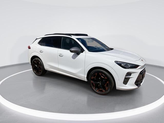 Cupra Terramar 1.5 TSIe-Hybrid 200kW/272PK VZ Performance · Panoramadak · Trekhaak · Camera + Parkeersensoren · Garantie tot juni 2027