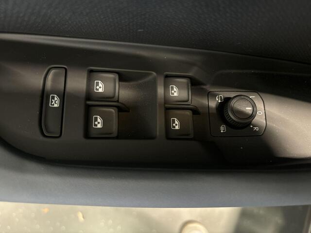 Cupra Terramar 1.5 Tsi 204pk DSG e-Hybrid Business · Apple/Android Car Play · Camera · Keyless · Elek. Trekhaak · Elek. Achterklep · 18'' Inch · Garantie t/m 27-03-2028 of 90.000km