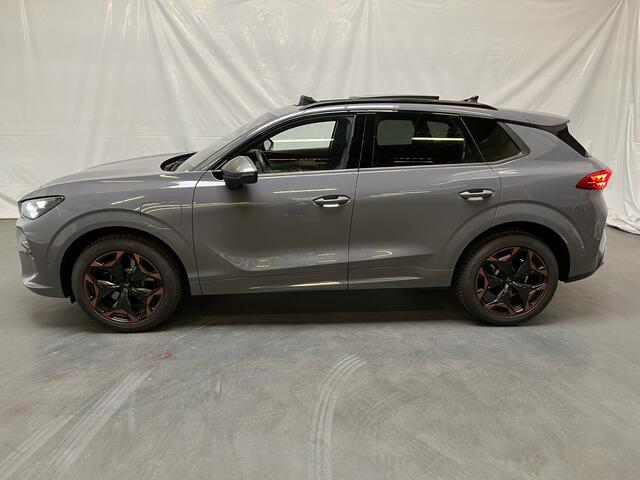 Cupra Terramar 1.5 TSI e-Hybrid VZ Performance / AUTOMAAT/ PANO/ 272 PK/ SENNHEISER/ ELEKTR STOEL/ ALCANTARA/ HEAD-UP DISPLAY/ 360 CAMERA/ PARK. SENSOREN/ STOEL-STUUR VERWARM./ KEYLESS/ 19" LMV/ CLIMA 3-ZONE/ STANDKACHEL/ RIJ-MODI