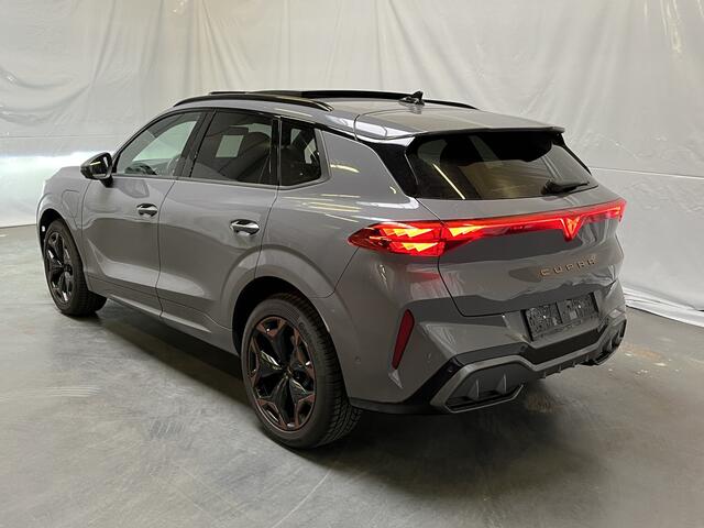 Cupra Terramar 1.5 TSI e-Hybrid VZ Performance / AUTOMAAT/ PANO/ 272 PK/ SENNHEISER/ ELEKTR STOEL/ ALCANTARA/ HEAD-UP DISPLAY/ 360 CAMERA/ PARK. SENSOREN/ STOEL-STUUR VERWARM./ KEYLESS/ 19" LMV/ CLIMA 3-ZONE/ STANDKACHEL/ RIJ-MODI