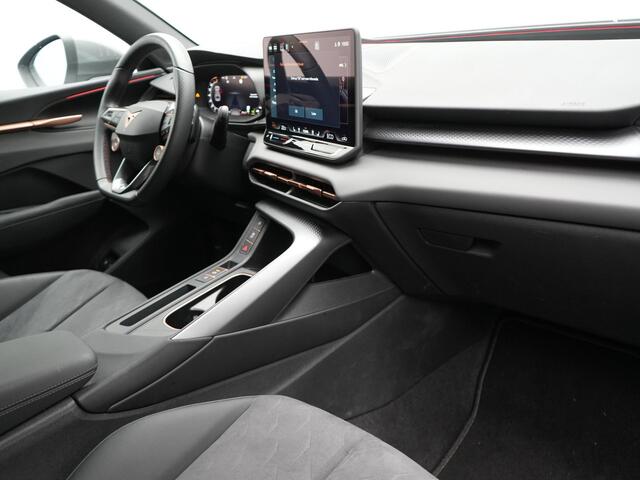 Cupra Terramar 1.5 TSI e-Hybrid Business Plug In Hybrid 204pk PHEV | Adaptive Cruise | Head Up | 360 Camera | Alcantara Sportstoelen Memory | Matrix LED | Stuurverwarming | Sfeerverlichting | Virtual |